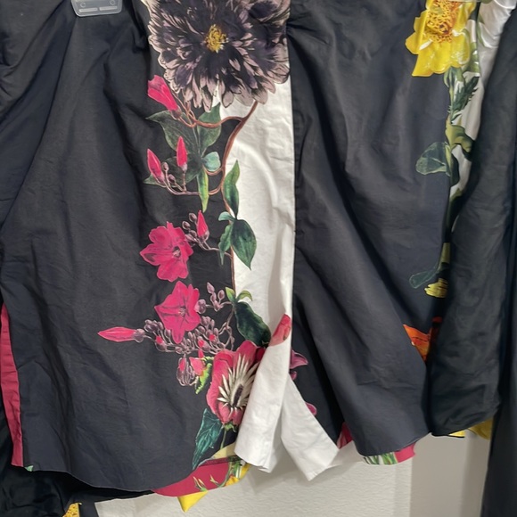 Oscar de la Renta Ivory Multi Skort Size 8 MSRP $1490 - Picture 9 of 12